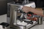 Sage SES876BSS4EEU1 Cafetière espresso Barista Express Impress™ avec broyeur intégré en acier inox brossé
