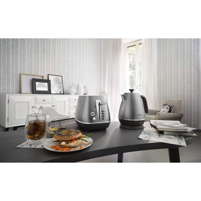 DeLonghi KBI2001.S Bouilloire 1,7 L Argenté et Chrome DeLonghi KBI2001.S Bouilloire 1,7 L Argenté et Chrome