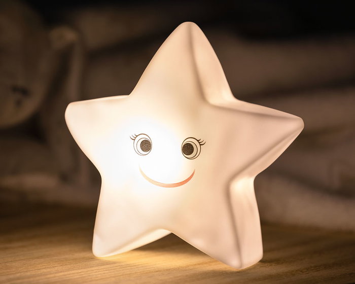 KioKids - Veilleuse décorative pour enfant forme étoile, éclairage nocturne doux contre la peur du noir, fonctionne sur piles, pour chambre d'enfant, recommandé + 18 mois KioKids - Veilleuse décorative pour enfant forme étoile, éclairage nocturne doux contre la peur du noir, fonctionne sur piles, pour chambre d'enfant, recommandé + 18 mois