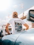 Radikal Revolution T-shirt Nice Tractor Near the Bull Blanca Taille S
