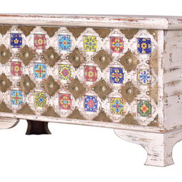 GINER Y COLOMER - Coffre de rangement en bois de manguier massif avec détails en céramique et bronze, finition blanc vieilli - 80 x 40 x 45 cm