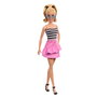 Barbie Fashionista Top Rayas Con Falda Rosa Hrh11 - Poupée de Collection avec Top Rayé Blanc et Noir et Jupe Rose Froncée, Accessoires et Packaging Multilingue - À Partir de 3 Ans