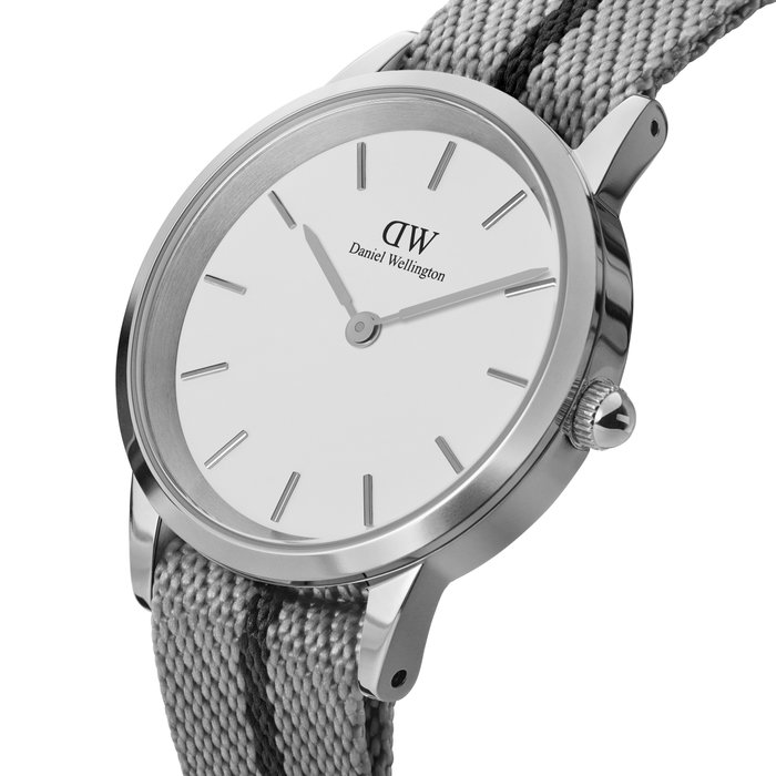 Daniel Wellington DW00100679 avec bracelet Nato gris