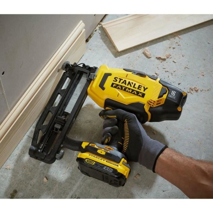 Stanley Fatmax Cloueur de finition sans fil 18V SFMCN616B-XJ (Clous 16GA 25-64mm) Stanley Fatmax Cloueur de finition sans fil 18V SFMCN616B-XJ (Clous 16GA 25-64mm)