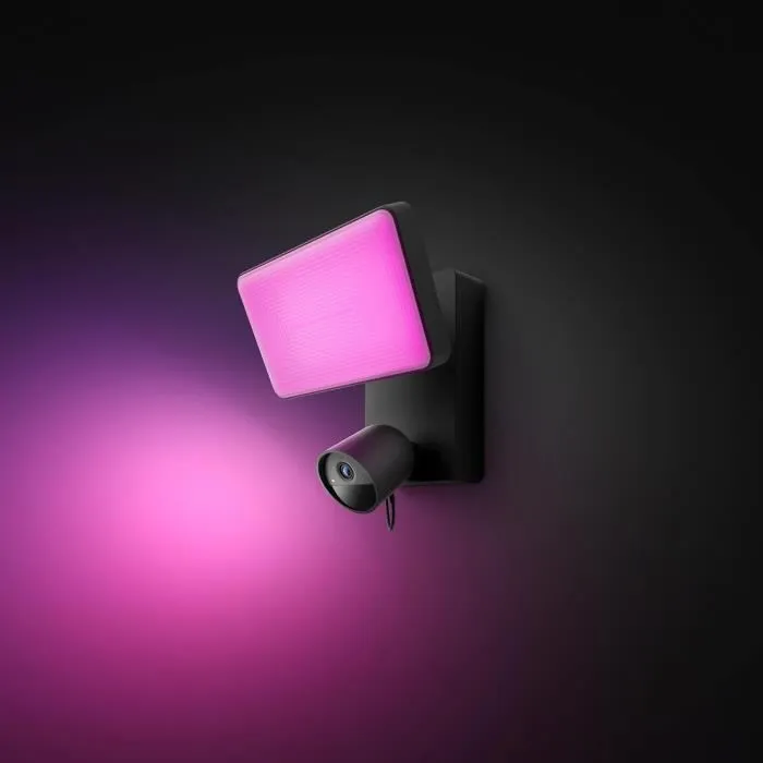 Philips Hue Secure - Projecteur avec caméra de sécurité extérieure intelligente intégrée 1080P, 2250 lumens, vision nocturne, sondeur IA et communication bidirectionnelle