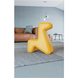Alessi UNS07 Doraff Chaise pour enfant en forme de girafe en polyéthylène par Ben van Berkel / UNStudio