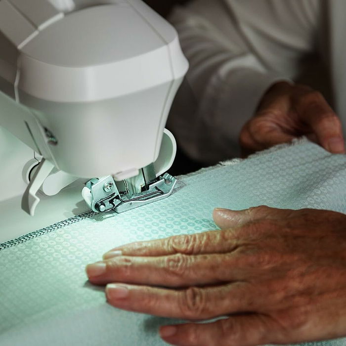 Machine à coudre Cecotec BelleCouture OverLock