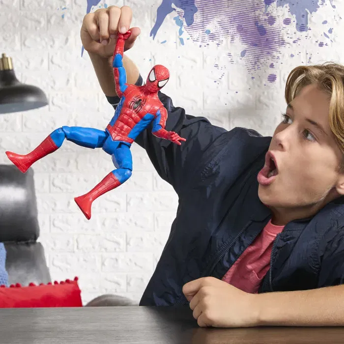 Hasbro Marvel Spider-Man Titan Series - Figurine Spider-Man 30 cm, jouet super-héros pour enfants à partir de 4 ans Hasbro Marvel Spider-Man Titan Series - Figurine Spider-Man 30 cm, jouet super-héros pour enfants à partir de 4 ans