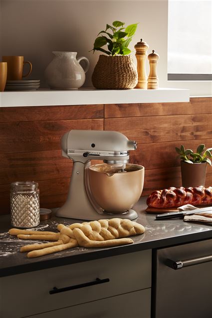 Kitchenaid 5KSM2CB5PFC Bol en Céramique à Titane Fired Clay pour Robot Culinaire, léger, avec Bec Verseur et Anse, pour Micro-ondes, Four, Lave-vaisselle