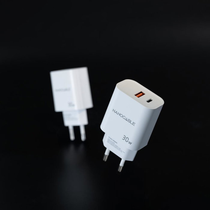 Nanocable Chargeur USB-C PD + USB-A QC 30W Blanc - Adaptateur Secteur Compact Double Port avec Power Delivery et Quick Charge Nanocable Chargeur USB-C PD + USB-A QC 30W Blanc - Adaptateur Secteur Compact Double Port avec Power Delivery et Quick Charge