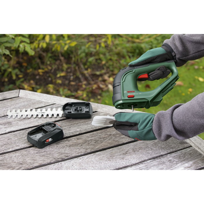 Bosch AdvancedShear 18 avec batterie et chargeur Bosch AdvancedShear 18 avec batterie et chargeur