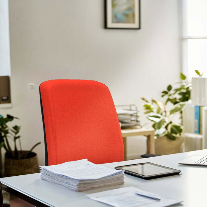 Chaise Alares Synchrone/Traslack Tissu Orange Base en nylon noir Accoudoir 1D Sans appui-tête Roulettes 65mm nylon