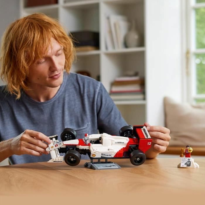 LEGO Icons McLaren MP4/4 et Ayrton Senna, Set de construction de voiture de course pour adultes 10330 LEGO Icons McLaren MP4/4 et Ayrton Senna, Set de construction de voiture de course pour adultes 10330