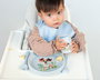 KioKids - Set de Vaisselle pour Bébé en Silicone Bleu avec Ventouse 4 Pièces (Assiette, Tasse, Cuillère, Fourchette) Baby-Led Weaning Lovely Friends