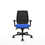 Chaise Alares Synchro 5 positions tissu Bleu Maille Noir Base en nylon noir Accoudoir 1D Sans appui-tête Roulettes 65mm nylon