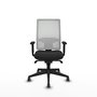 Chaise de bureau Horna avec mécanisme Sincro, revêtue de similicuir noir et de maille blanche. Équipée d'un soutien lombaire 1D, d'accoudoirs 1D et de roulettes de 65 mm pour parquet