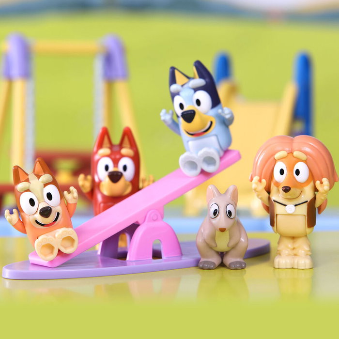 Moose Playset Bluey avec 5 Figurines et Accessoires de Parc