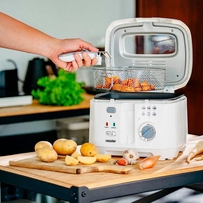 Mesko MS4908G Friteuse à huile, Blanche, 2,5 l, 1800 W
