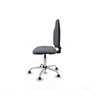 Chaise de bureau Algarra avec mécanisme de contact permanent de base, recouverte de tissu gris. Équipée d'une base chromée, sans accoudoirs et avec butées