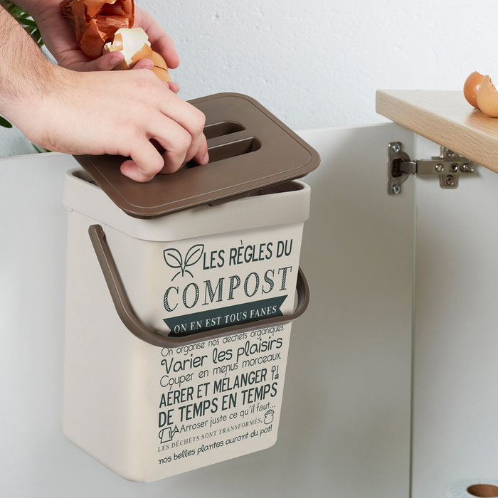 Je cherche une Idee Seau de compostage suspendu 5 L