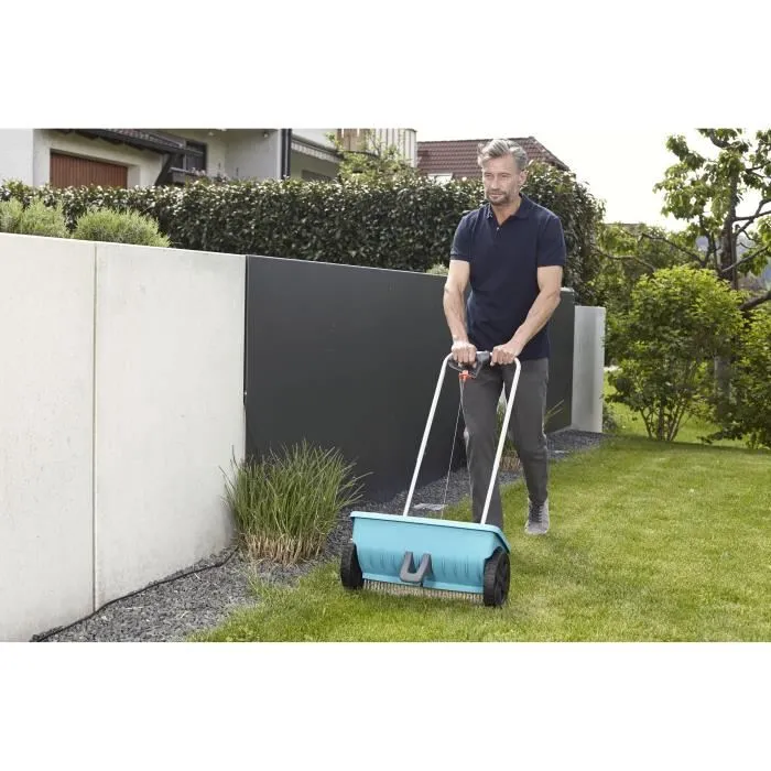 GARDENA Epandeur à engrais L sur roues 432-20 - Capacité 12.5 L, Largeur d'épandage 0.45 m pour surfaces jusqu'à 400 m²