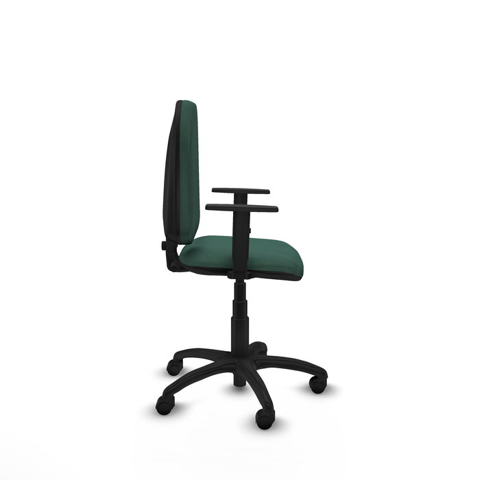 Chaise de bureau Aýna avec mécanisme de contact permanent de base, rembourrée de tissu vert bouteille. Équipée d'une base en polyamide noir, d'accoudoirs 1D et de roulettes en nylon de 50 mm. Chaise de bureau Aýna avec mécanisme de contact permanent de base, rembourrée de tissu vert bouteille. Équipée d'une base en polyamide noir, d'accoudoirs 1D et de roulettes en nylon de 50 mm.