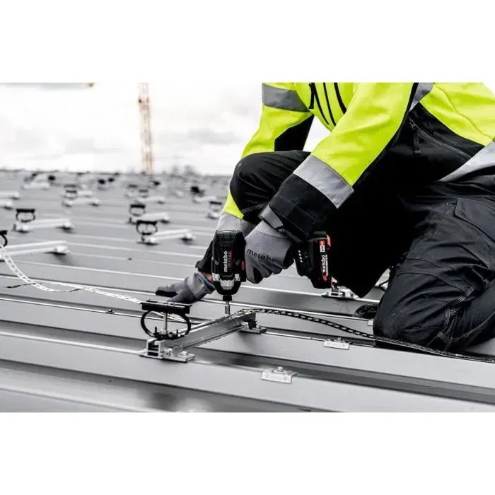 Metabo SSD 18 LT 200 BL Visseuse à choc sans fil Professionnelle 18 V 200 Nm avec Moteur Brushless, Trois Niveaux de Vitesse et Lampe Intégrée