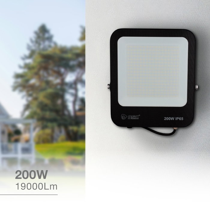 GSC Evolution Projecteur LED Santadi 200W 6500K IP65 Noir GSC Evolution Projecteur LED Santadi 200W 6500K IP65 Noir