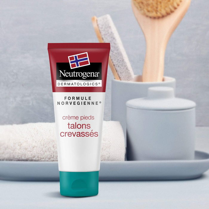 Neutrogena Crème Réparatrice Intense pour Talons Craquelés et Abîmés, avec Vitamine E, Apaisement Immédiat, Soin Hydratant Peau Sèche, 50 ml Neutrogena Crème Réparatrice Intense pour Talons Craquelés et Abîmés, avec Vitamine E, Apaisement Immédiat, Soin Hydratant Peau Sèche, 50 ml