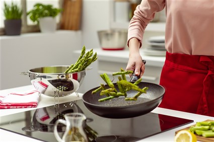 Fissler 157-304-28-100/0 Adamant® Classic Poêle/Sautéuse 28 cm en Aluminium avec Revêtement Antiadhésif Silicium Carbure Apto pour Induction, Sans PFOA, Manche Ergonomique Sécurisé Fissler 157-304-28-100/0 Adamant® Classic Poêle/Sautéuse 28 cm en Aluminium avec Revêtement Antiadhésif Silicium Carbure Apto pour Induction, Sans PFOA, Manche Ergonomique Sécurisé