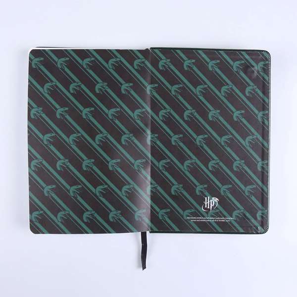 Cerdá Cuaderno Premium Harry Potter Slytherin A5 - Carnet à couverture rigide 100% PU, vert, multilingue (espagnol, anglais, français, italien, allemand, portugais)