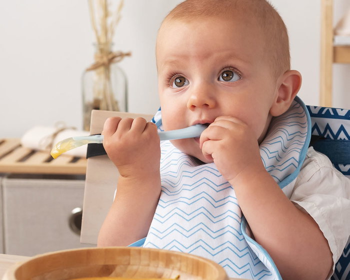 KioKids - Cuchara En Silicona - Cuillère bébé en silicone souple étape 1 - Dès 4 mois - Pour diversification alimentaire - Bleu