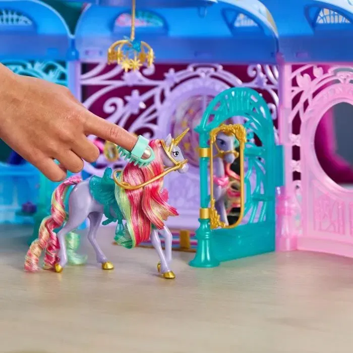 Spinmaster - Playset Écurie Magique Wildstar de L'École des Licornes - Avec Fontaine Lumineuse à Sons, 1 Licorne Exclusive, 24 Accessoires - À Partir de 4 Ans