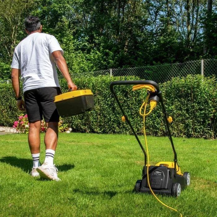 Powerplus POWEG62205 Tondeuse à gazon électrique 1300 W 32 cm - Avec bac de ramassage 30 L et fonction éjection arrière