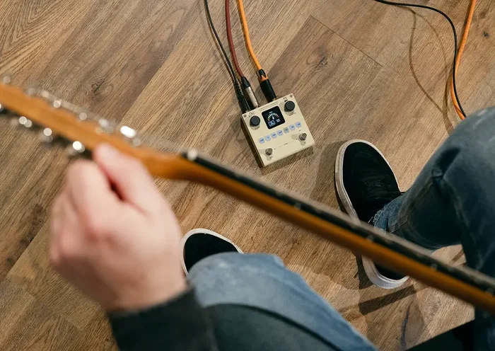 EKO BAIO XL Pédale Multi-effets Box All In One pour Guitare et Basse Électrique avec Bluetooth et Batterie Rechargeable