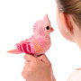 Moose Little Live Pets Mi Pájaro Real y Jaula 26683 – Oiseau interactif parlant, peluche réaliste avec cage, plus de 20 réactions et répétitions (Langue espagnole)