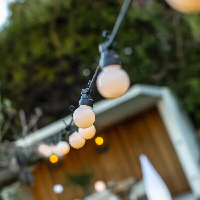 Lumisky Guirlande lumineuse LED Party Milky 10 - 10 globes blanc chaud, 5.7 m, connectable, 8 modes, IP44, pour intérieur/extérieur