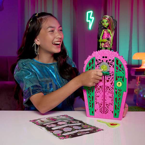 Mattel - Monster High - Poupée Venus McFlytrap avec garde-robe, vêtements et accessoires - À partir de 4 ans Mattel - Monster High - Poupée Venus McFlytrap avec garde-robe, vêtements et accessoires - À partir de 4 ans