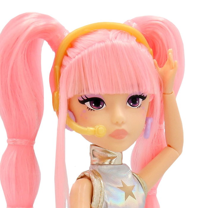 IMC Toys Poupée K-Pop Idol Fashion Yuni 26 cm avec accessoires IMC Toys Poupée K-Pop Idol Fashion Yuni 26 cm avec accessoires