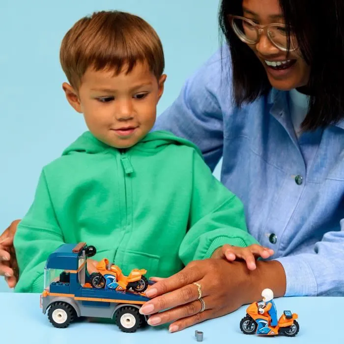 LEGO City 60491 - Transporteur de Motos de Course - Camion à Plateau avec 2 Motos et 2 Figurines - Jouet de Construction pour Enfants Dès 4 Ans