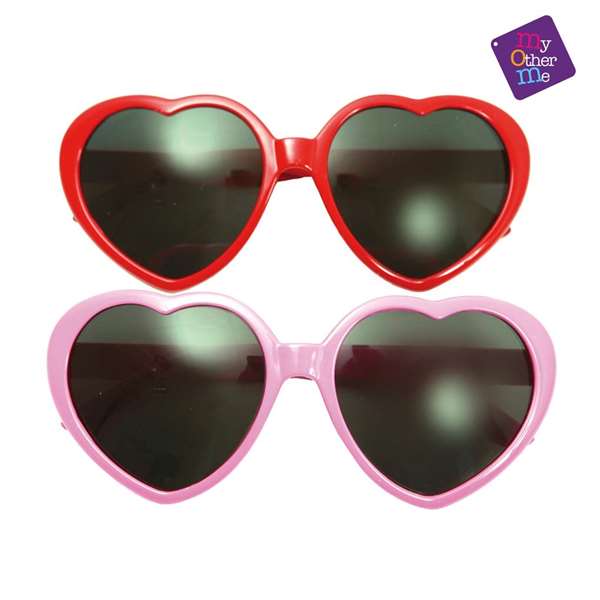 My Other Me - Lunettes de soleil en forme de cœur roses en PVC avec instructions en plusieurs langues (français, anglais, espagnol, italien, portugais, allemand) My Other Me - Lunettes de soleil en forme de cœur roses en PVC avec instructions en plusieurs langues (français, anglais, espagnol, italien, portugais, allemand)