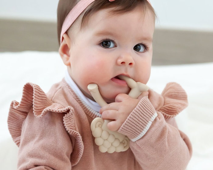 KioKids Mordedor en silicone pour bébé, forme de petit mouton aux longues pattes, pour soulager la poussée dentaire, sans BPA, à partir de 3 mois