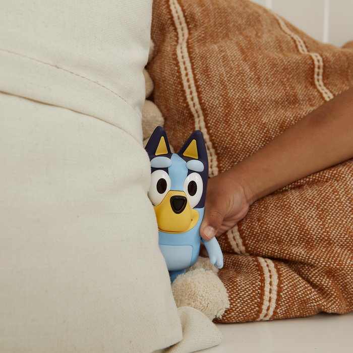 MOOSE Jeu Bluey Juego Del Escondite 91580 - Cache-cache électronique parlant avec Bluey - Jouet interactif en espagnol pour enfants dès 3 ans