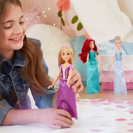 HASBRO Muñeca Brillo Real Rapunzel Disney
