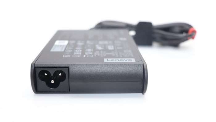 Lenovo Adaptateur secteur Slim 135W pour ThinkPad, 20V, Slim Tip, Noir Lenovo Adaptateur secteur Slim 135W pour ThinkPad, 20V, Slim Tip, Noir