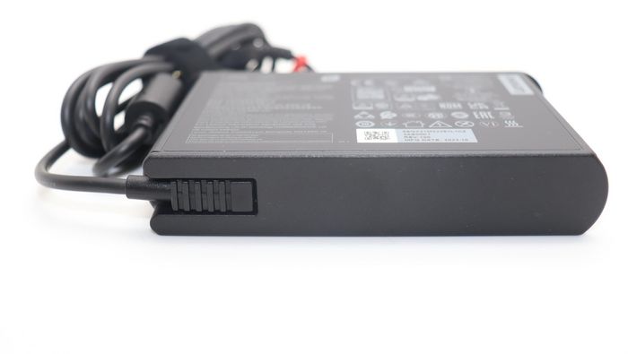 Lenovo Adaptateur secteur Slim 135W pour ThinkPad, 20V, Slim Tip, Noir Lenovo Adaptateur secteur Slim 135W pour ThinkPad, 20V, Slim Tip, Noir