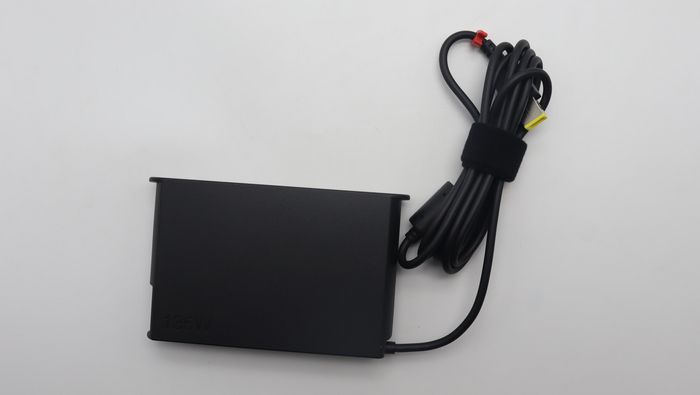 Lenovo Adaptateur secteur Slim 135W pour ThinkPad, 20V, Slim Tip, Noir Lenovo Adaptateur secteur Slim 135W pour ThinkPad, 20V, Slim Tip, Noir