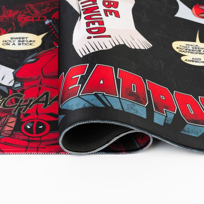 ERIK Tapis de Souris Gaming XXL 80x35 cm avec Décor Deadpool Marvel - Surface Textile Haute Densité Imperméable, Base en Caoutchouc Antidérapante