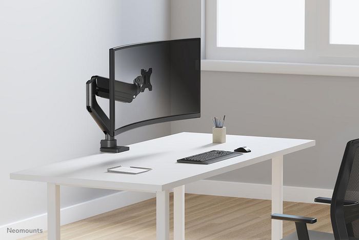 Neomounts DS70PLUS-450BL1 Support de bureau à mouvement complet VESA 100x100 pour écrans incurvés ultra-larges 17" à 49" (18 kg) avec vérin à gaz - Noir