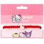 THE CARAT SHOP Bracelet Hello Kitty Ajustable en Alliage de Zinc avec Charme Nacré et Perles Rouges Mate pour Poignet 17 à 21 cm